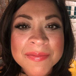 Meet your Posher, Marissa